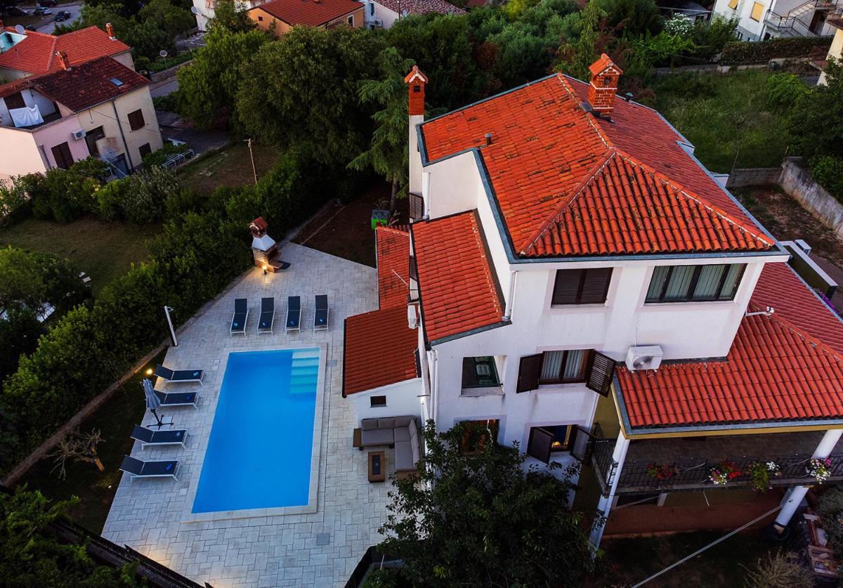 Big Swimming Pool Apartment Monvidal Pula Exteriér fotografie