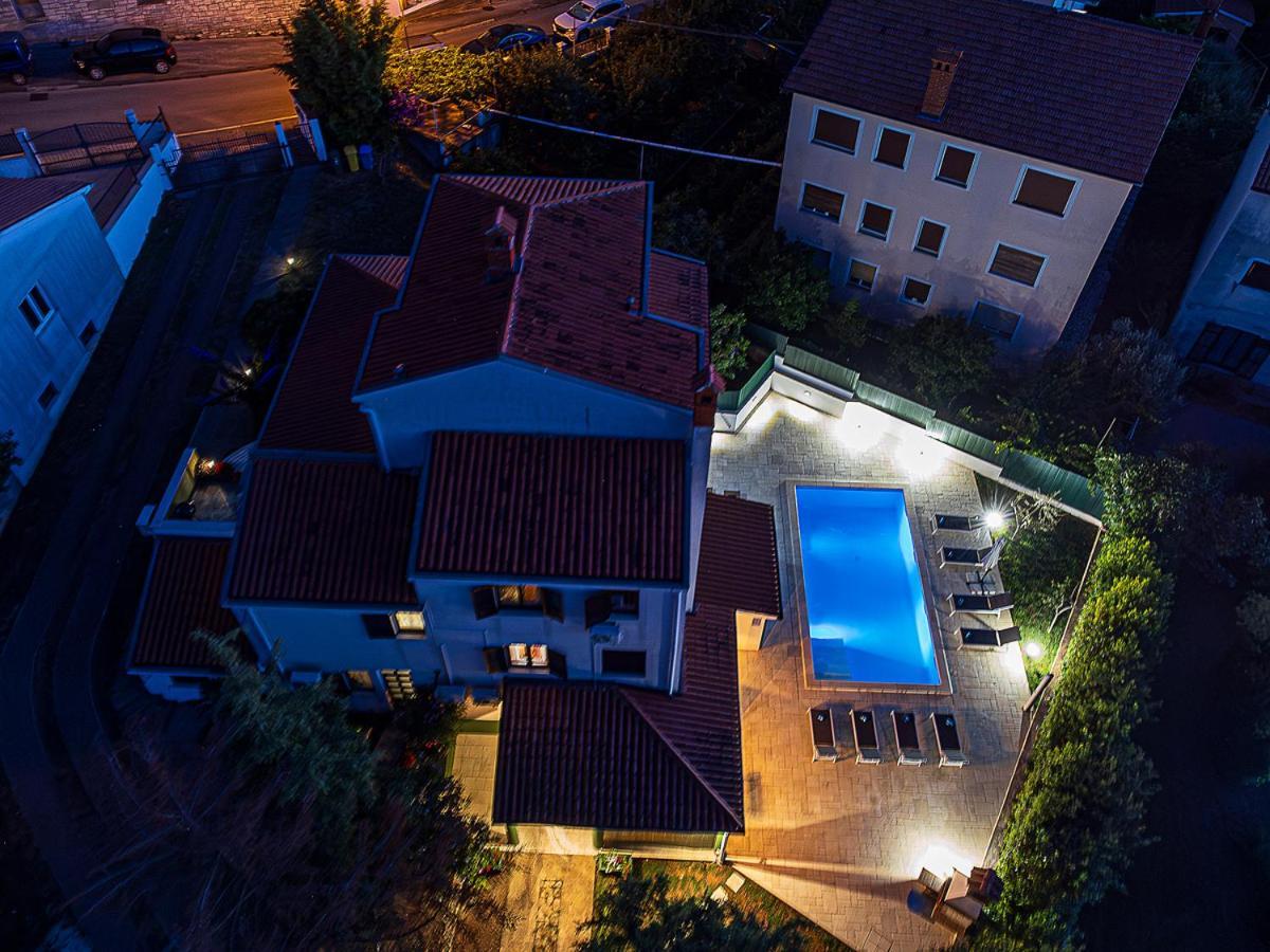 Big Swimming Pool Apartment Monvidal Pula Exteriér fotografie