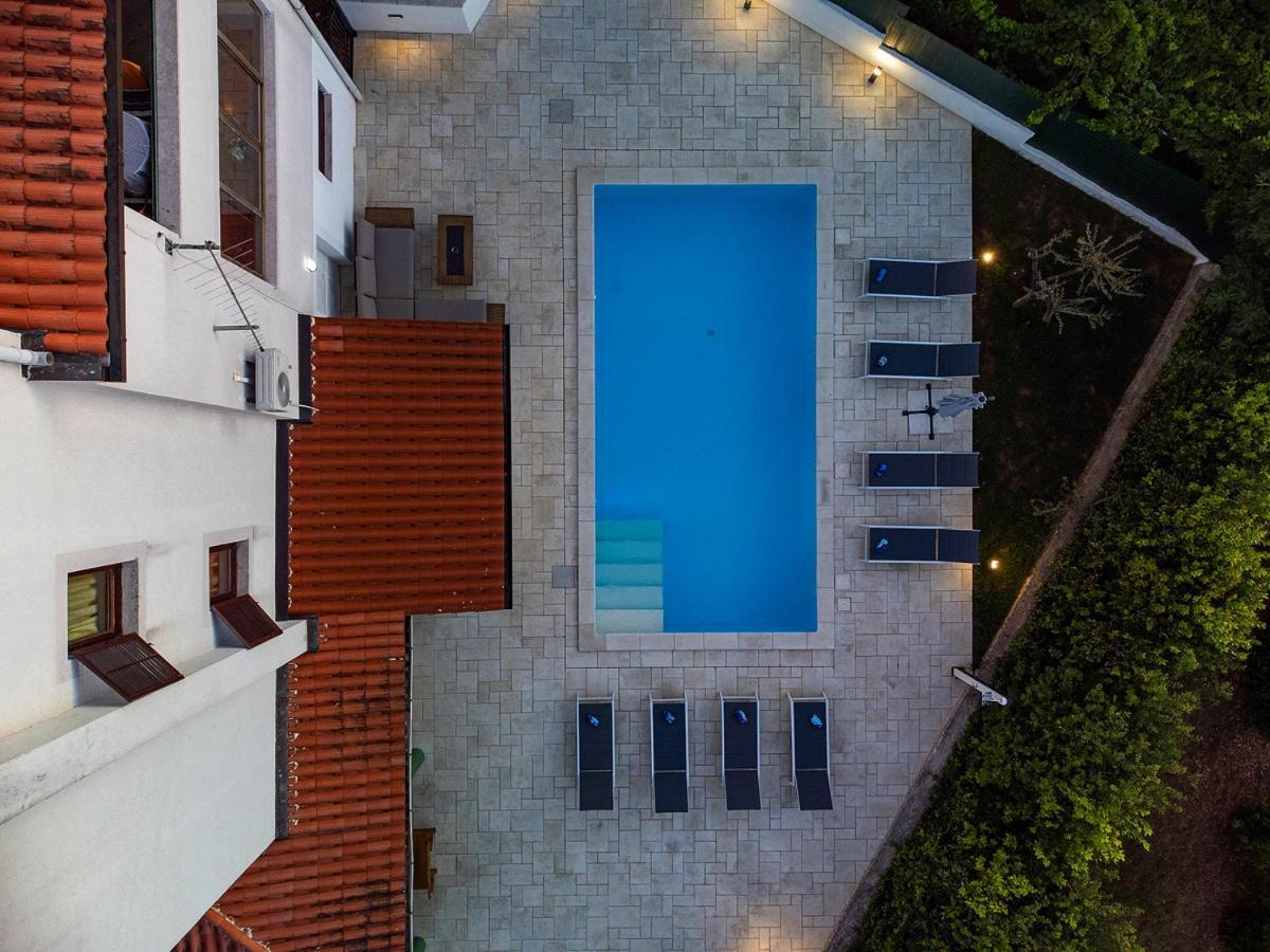 Big Swimming Pool Apartment Monvidal Pula Exteriér fotografie