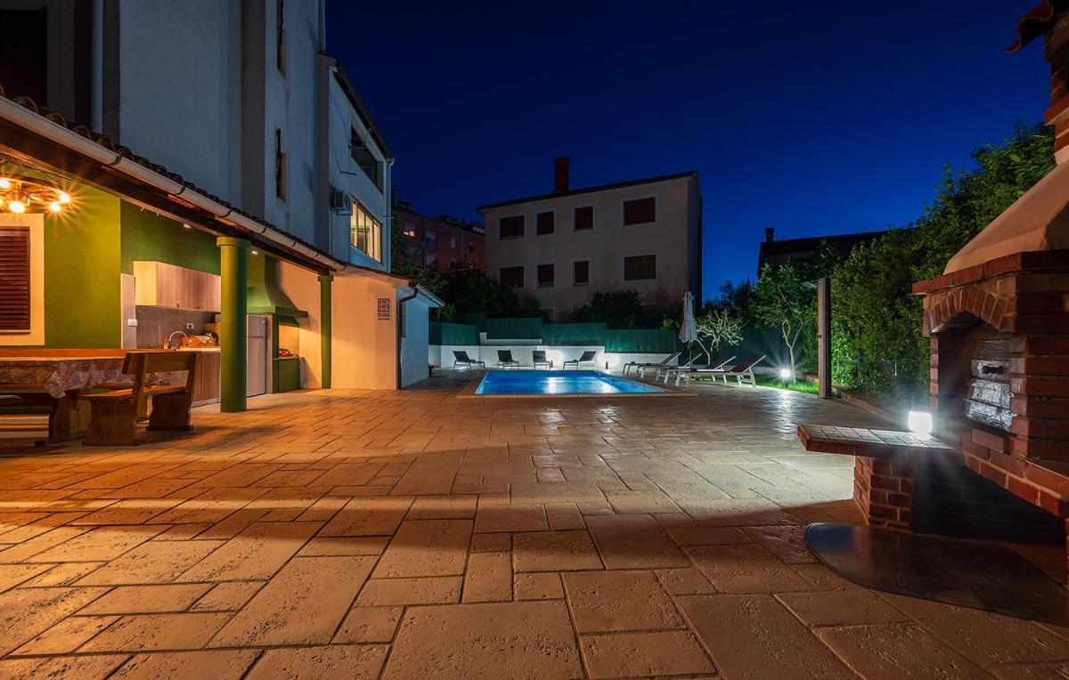 Big Swimming Pool Apartment Monvidal Pula Exteriér fotografie